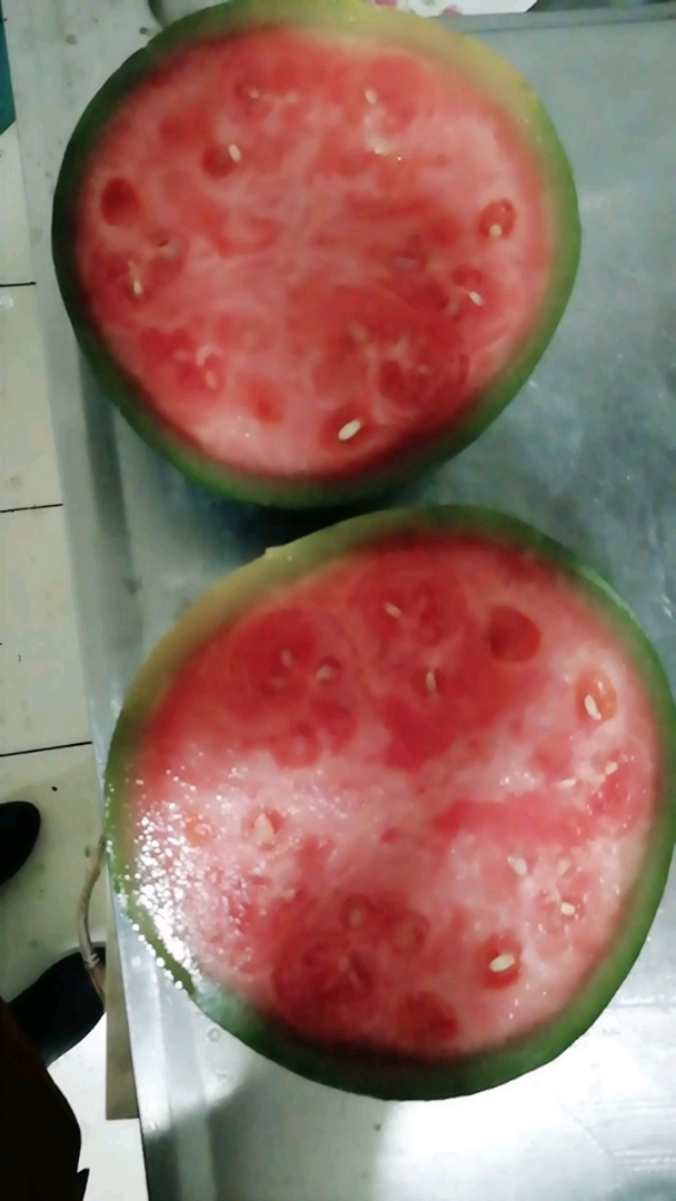 买回来的西瓜冻坏了,谁知道这些还能用来做什么?