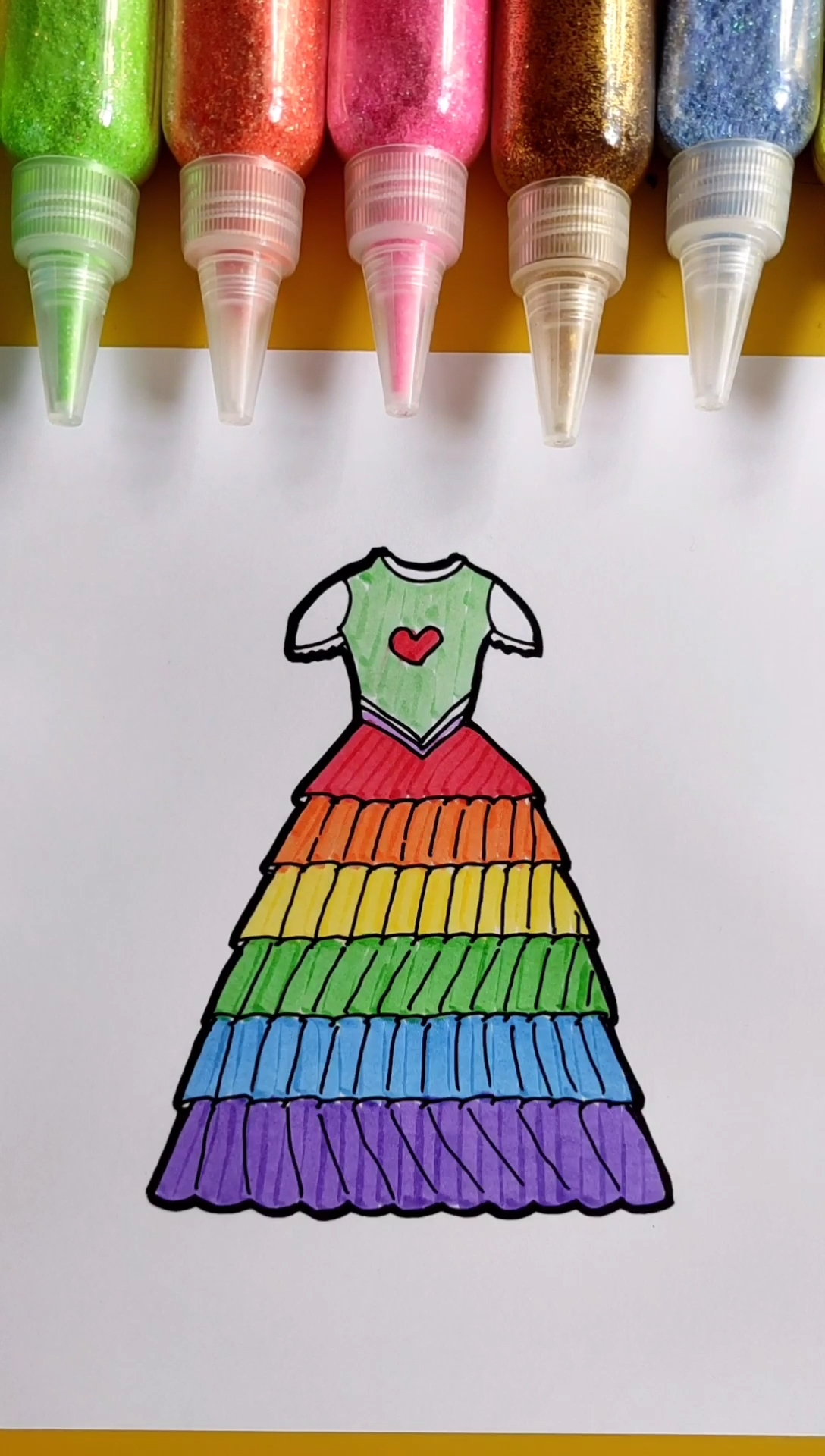 简笔画#简笔画彩色裙子