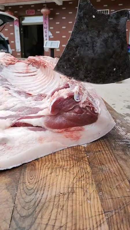 猪肉#一刀砍下去,就问你这肉怎么样? 看着就有食欲!