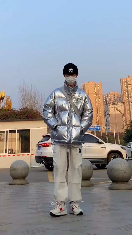 手里揣兜,跳舞是灵魂,跟我一起来吧!