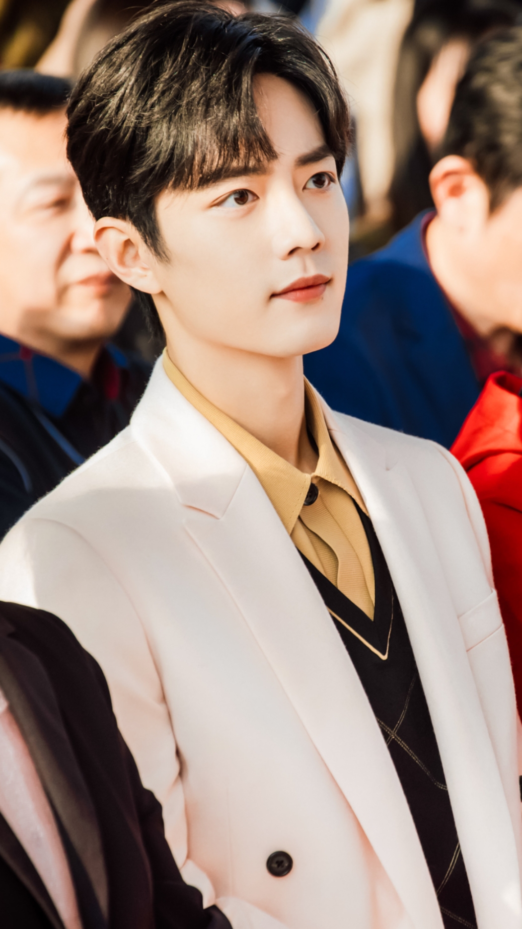 清秀,干净的大男孩,你在干嘛?