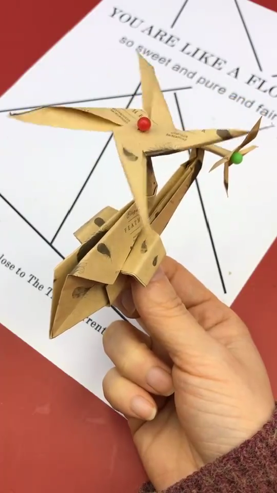 折一架直升机,螺旋桨还可以旋转的哦