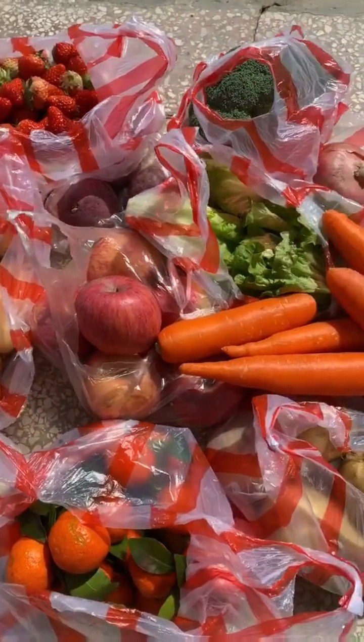 娱乐#别人囤货是什么好吃囤什么,我囤货都得计算热量,高的再想吃我膊