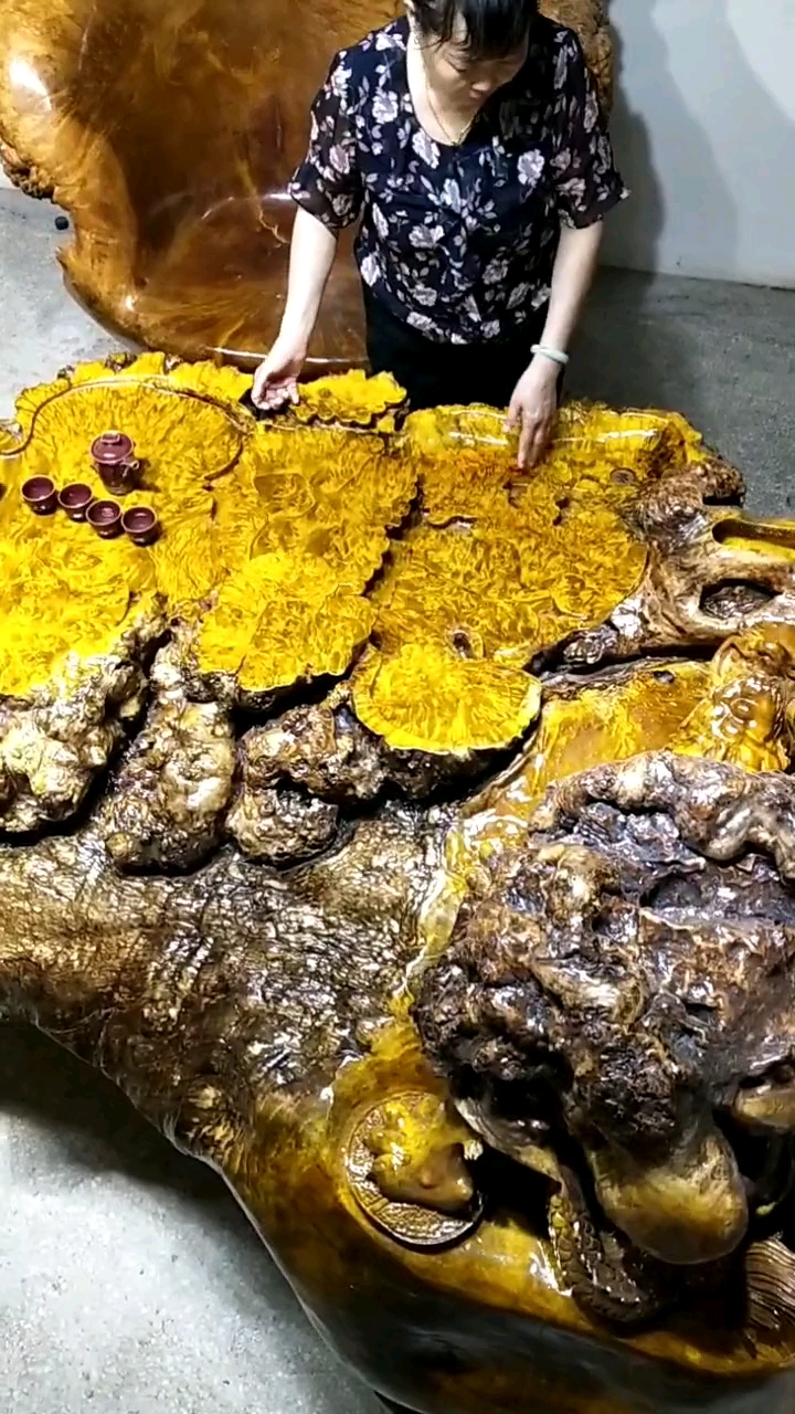 香樟木满瘤疤茶台.太美了.这种东西可遇不可求