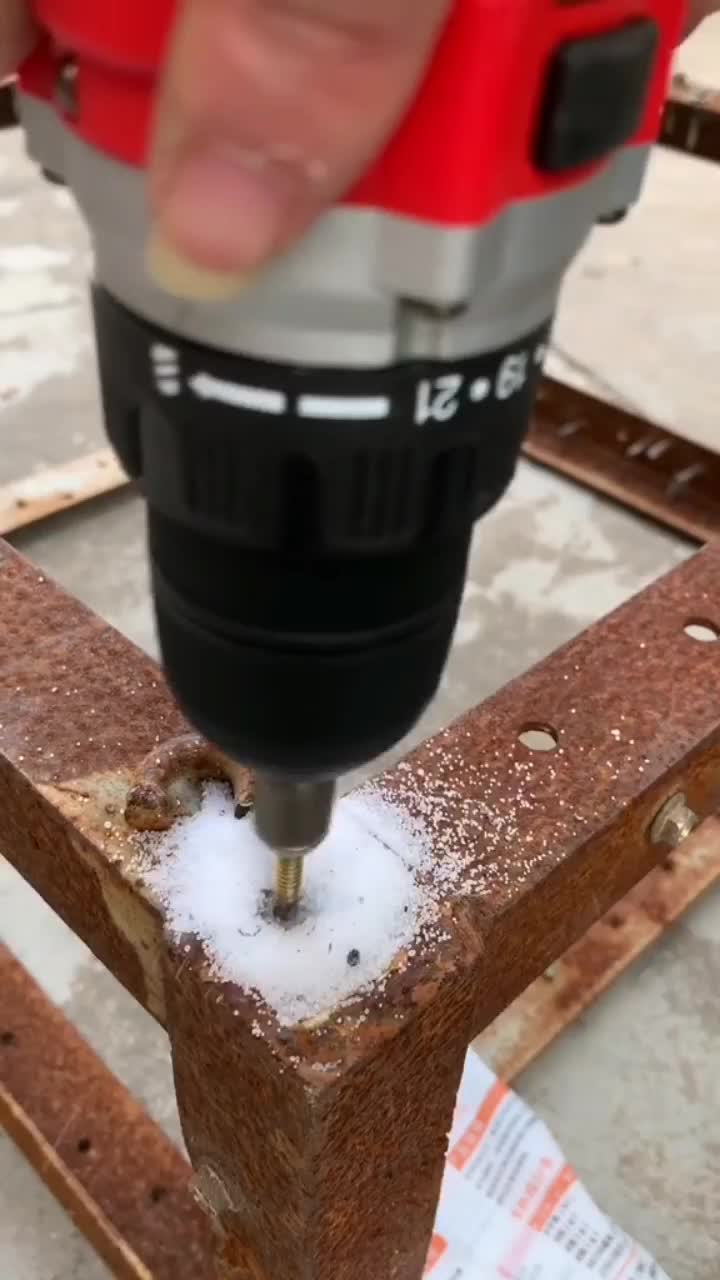 有了这个拧螺丝神器,公公干活的效率都提高了