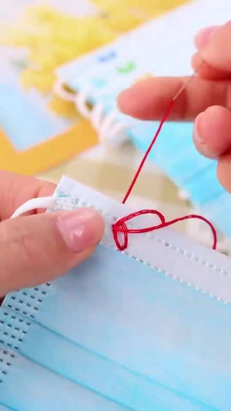 亲手绣几个爱心口罩,三八女神节送给最亲爱的妈妈预祝天下最美女神们