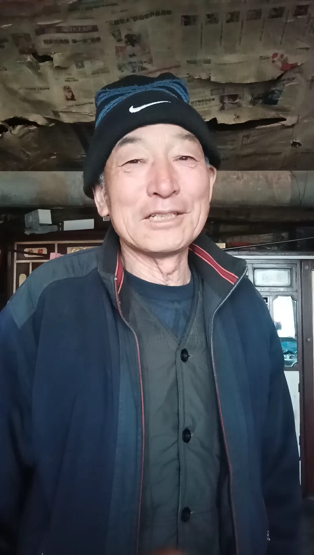 看看我姑爷唱的老歌曲,希望大家能给一个小红心,祝大家在新的一年里