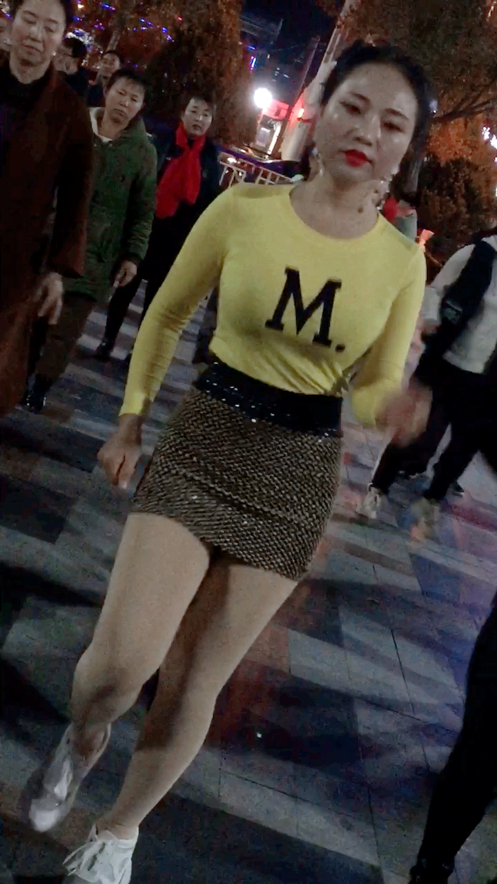 陕西定边网红新娘子爱娥越性感了!