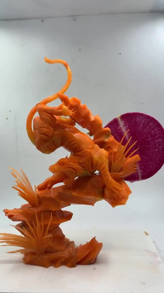 我要上热门#如此精致的刀工,竟然把猛虎雕刻的栩栩如生!