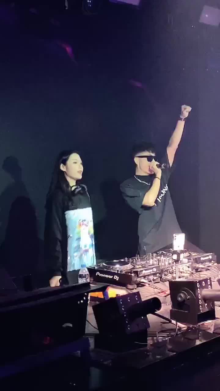 我要上热门dj七爷,笑纳,舞动全场唯有蹦迪解千愁