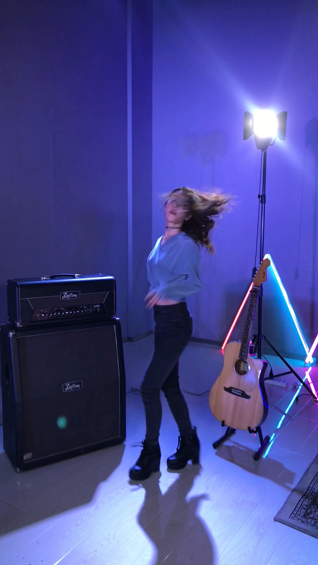 港风美女#这个舞蹈的力量大概想表达的就是:愿你拼尽全力,无畏前小