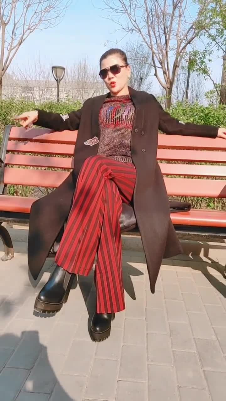 王玉发了一个短视频,你尽管点开,不好看算我输!-度小视