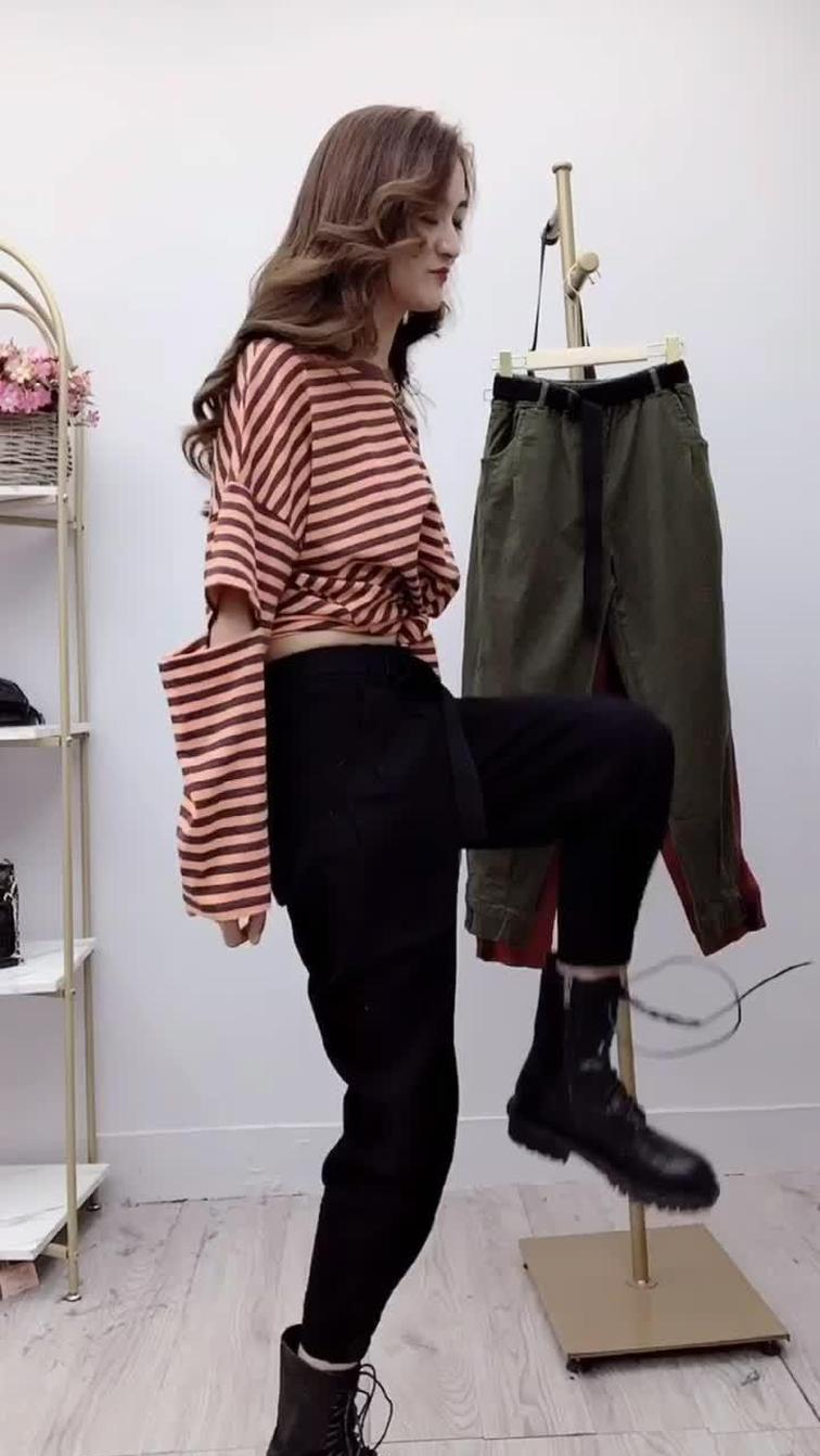条纹露臂上衣牛仔工装裤好看洋气又显瘦#全民奇妙好物节#初秋搭配