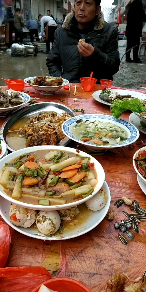 吃大席了,有人来吗?