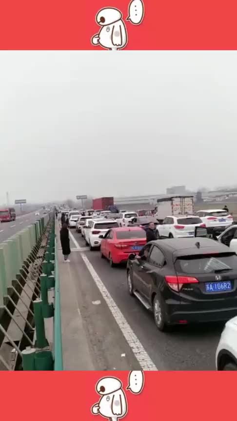 宁洛高速严重堵车!已经堵了两天一夜了,何时才能通行啊
