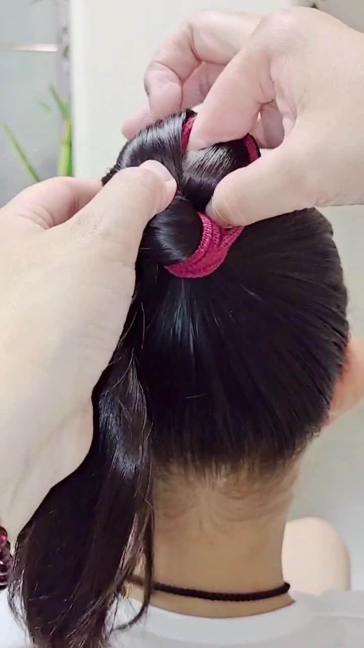 一根皮筋扎丸子头最关键的一步原来在这里!