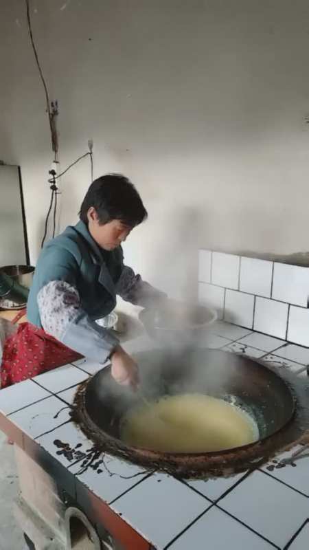 散饭是我们一年四季爱吃的饭时间一长就想吃现在麻菜没有了苜蓿配散饭