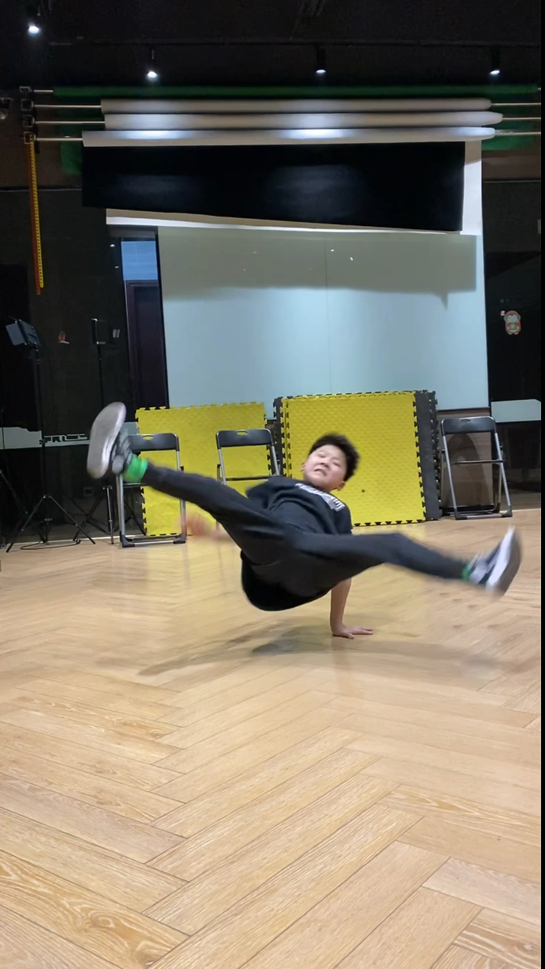 我要上热门#街舞托马斯@全民小助手