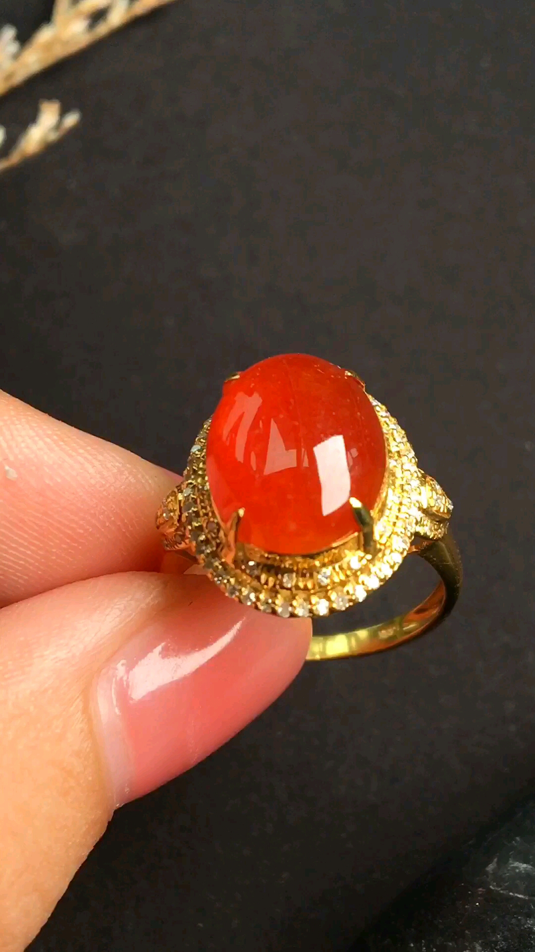 d52903老坑冰种红翡戒指,水润通透,红润光泽,胶感十足,玉质细腻