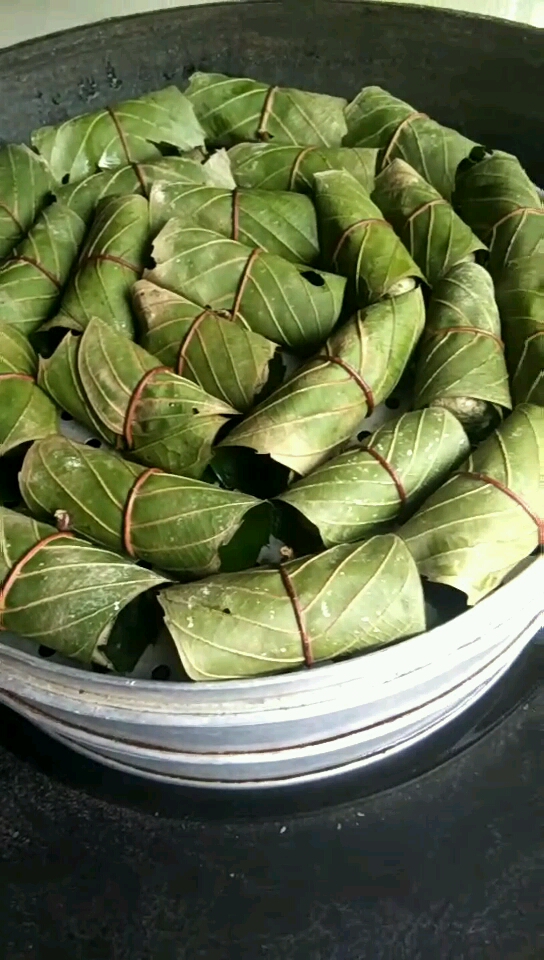 今天心情好,又做三月粑吃咯