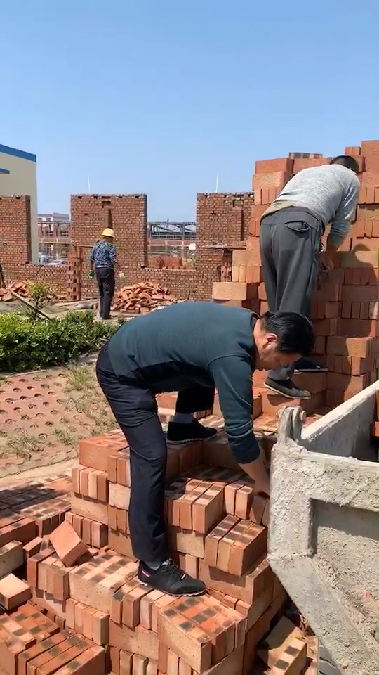 疫情过后抓紧搬砖挣钱养家糊口