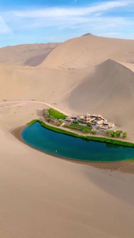 月牙湖也太美了吧,难怪这么招人喜欢,来一次半年都忘不了