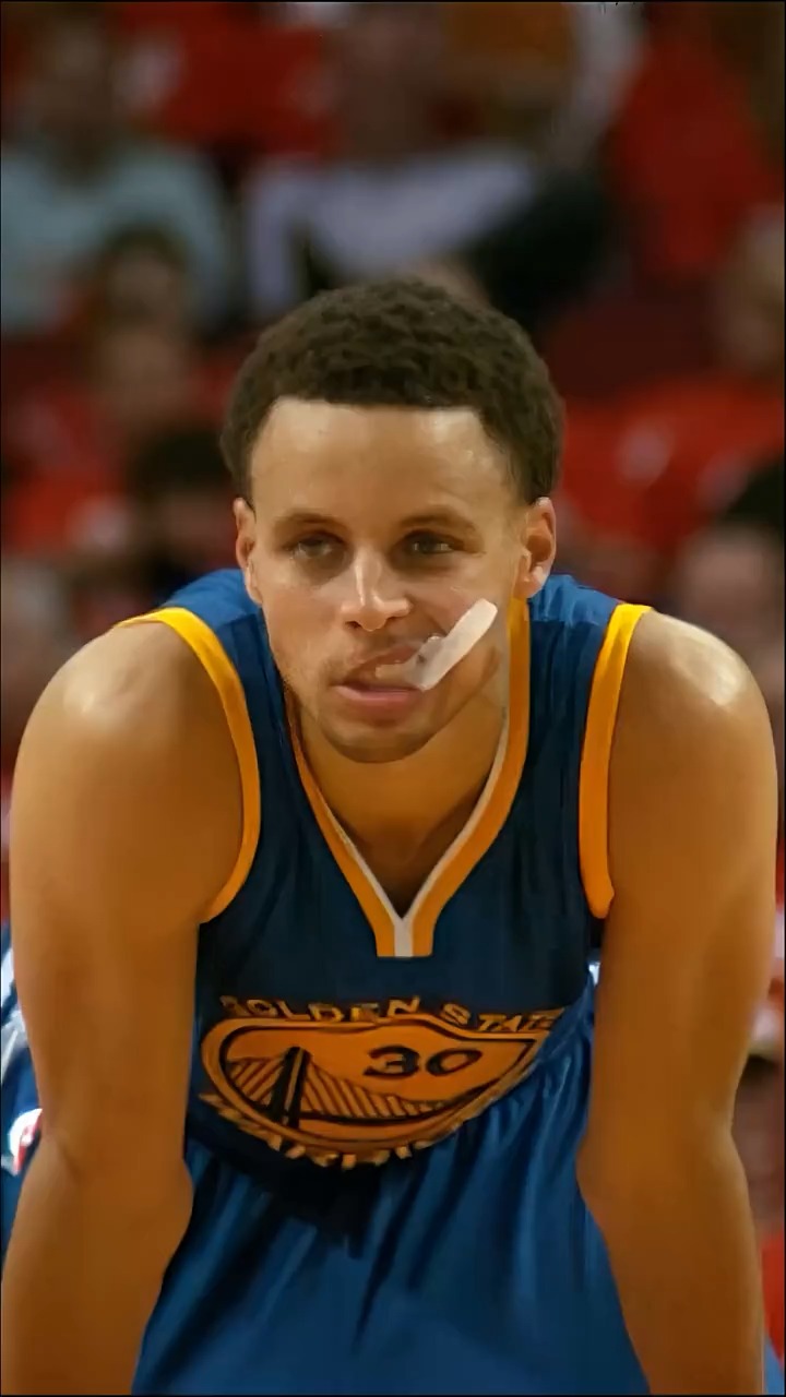 给你们来个库里咬牙套的