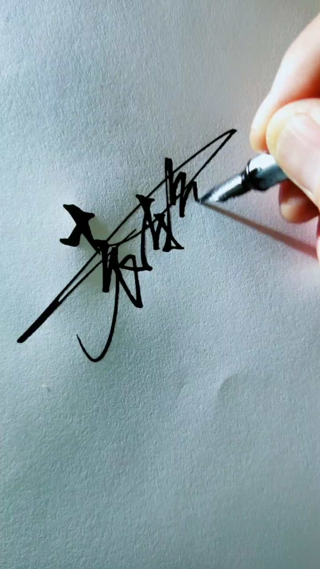 袁连色,帅气的个性签名等你来哦!