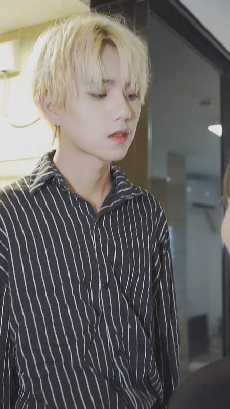 扫码下载度小视 发个视频 让别人知道 志鸿白马小志 29.32万粉丝