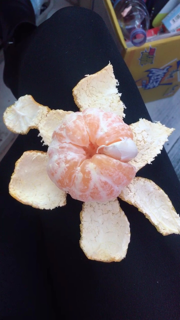 不是你的圈子,就蒜你挤进去了,你还是个橘外人.