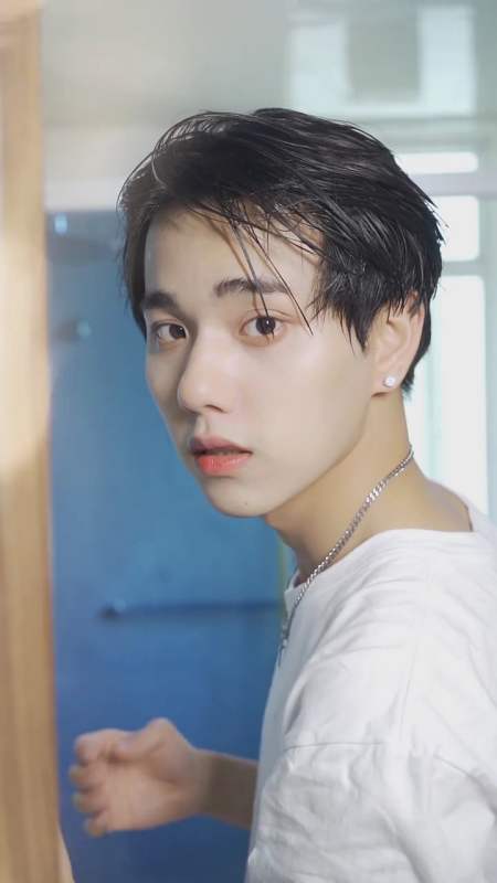 扫码下载度小视 发个视频 让别人知道 志鸿白马小志 30.11万粉丝