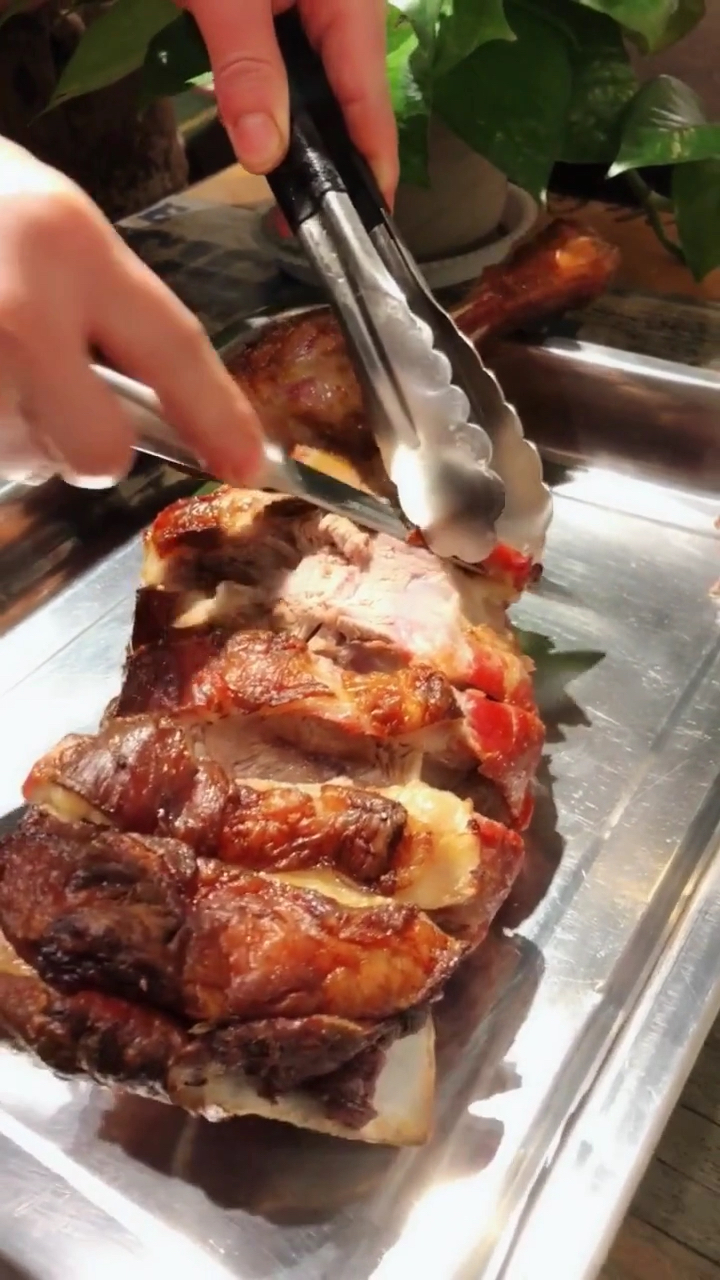 烤狗腿你吃过吗?