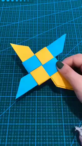 怎么折回旋飞刀呢