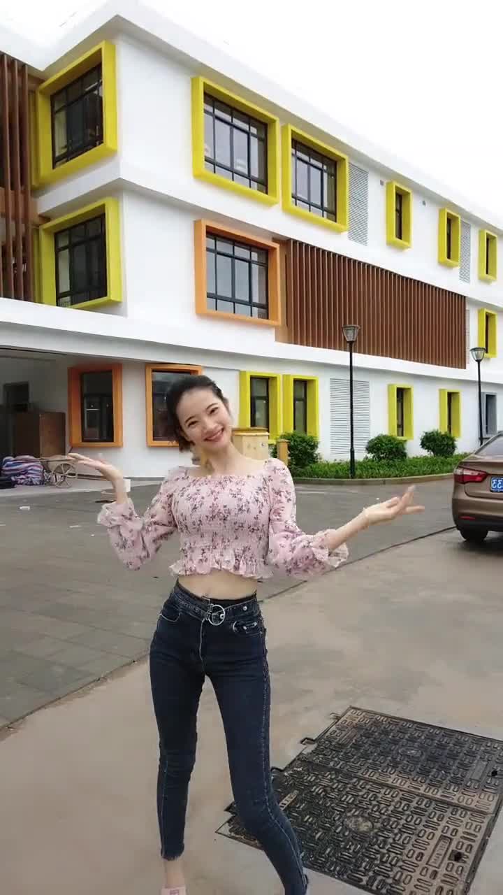 80斤的我什么都是穿小码的,你们喜欢瘦瘦的,还是喜欢肉肉的女生呢