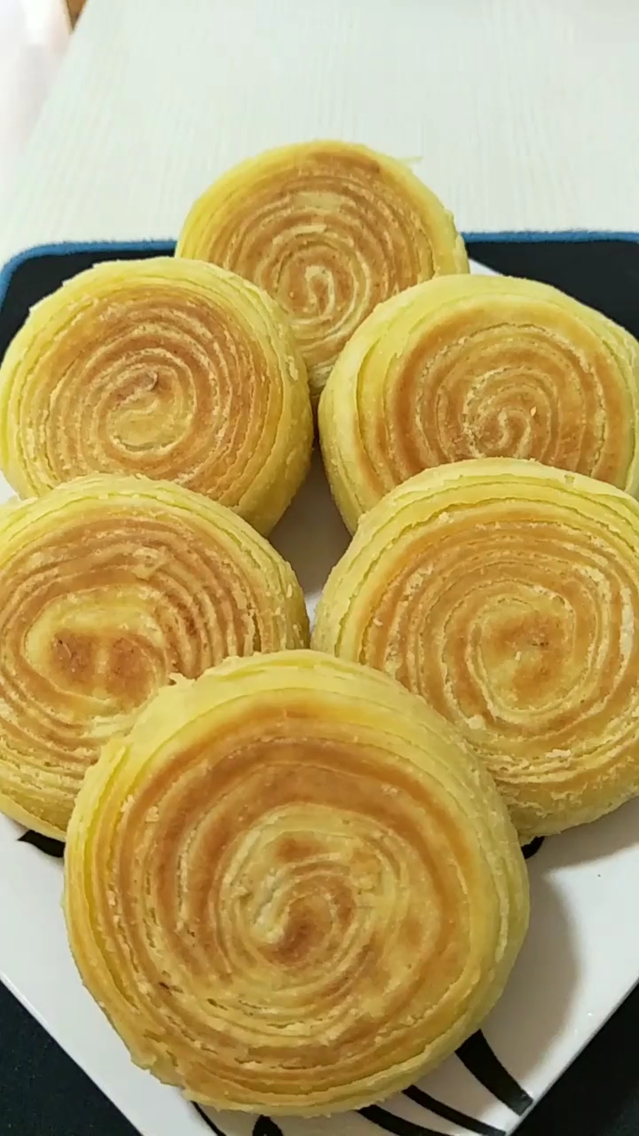 万圣来袭#黄金酥饼的教程,吃一口吱吱脆响,甜在心头