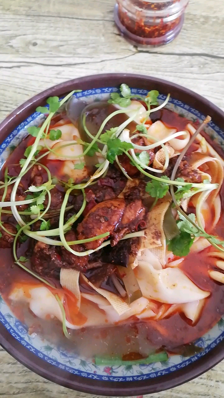 超级好吃的鸡丁烩面