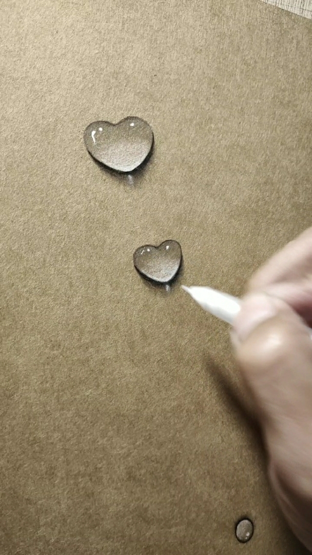 全民小助手教大家画个爱心水滴!