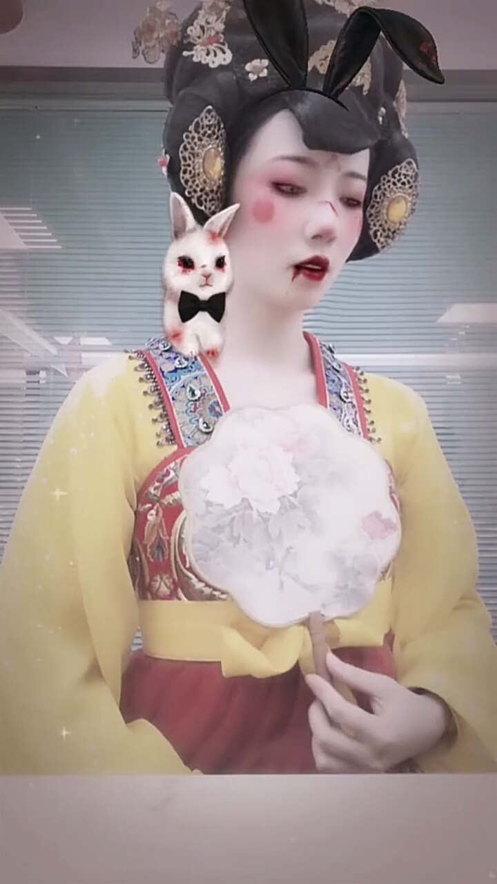 不倒翁小姐姐冯佳晨
