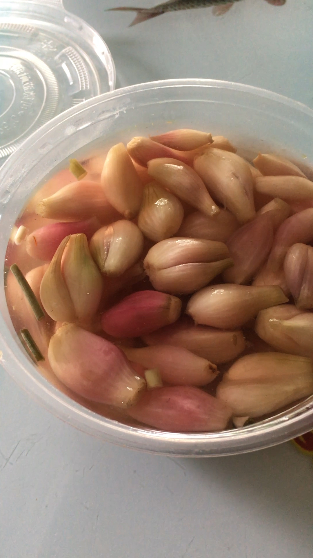 糖醋葱头口感嘎嘣嘎嘣脆,实在好吃,这么腌制比盐腌要好,没有了呛人的