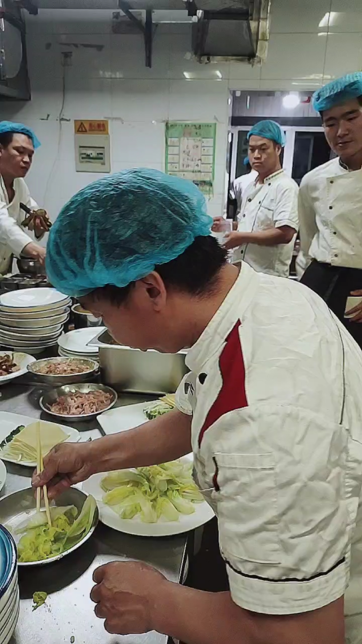 饭店打荷的是干啥的