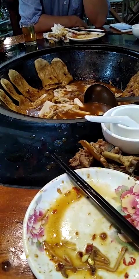 吃地锅鸡了