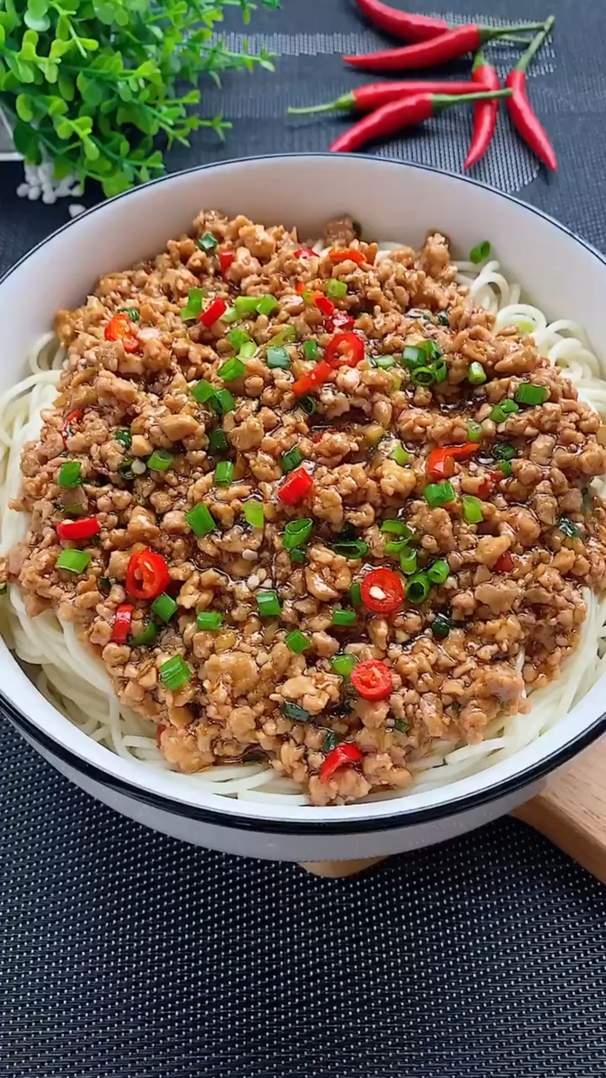 美食#肉沫拌面,酱香浓郁,真好吃