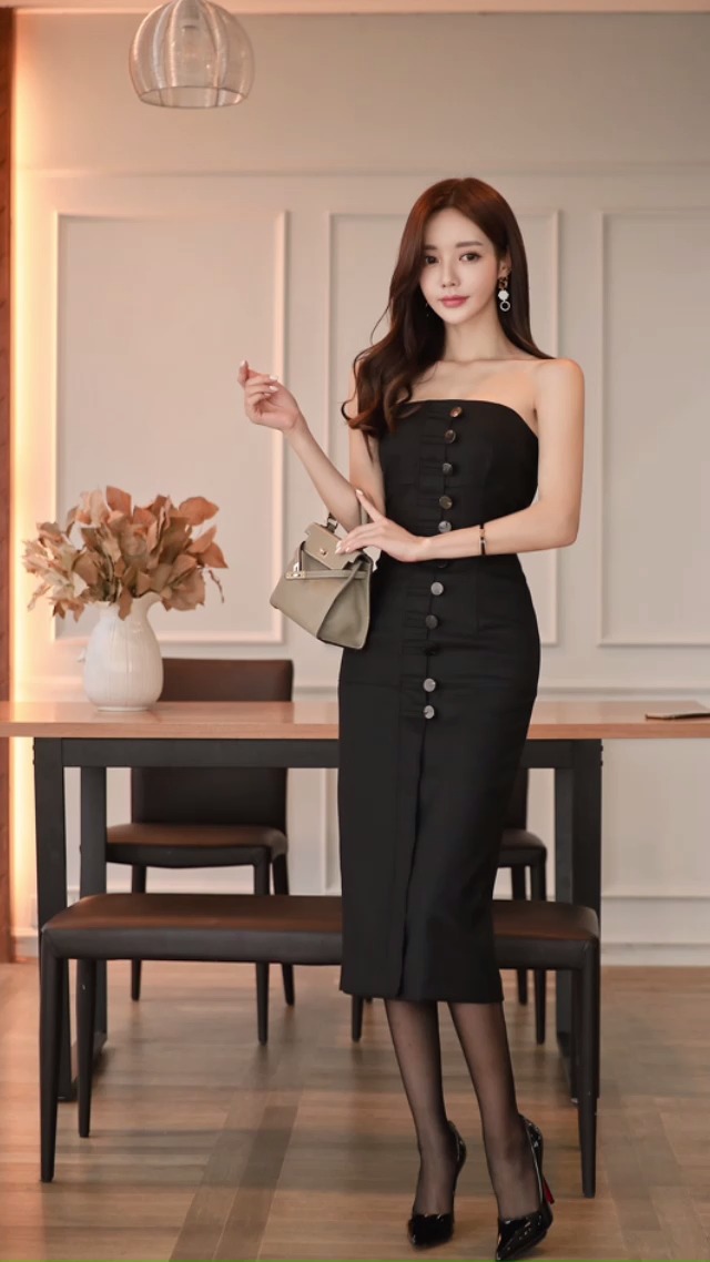 高跟鞋#气质出众,美感十足,女神模特孙允珠