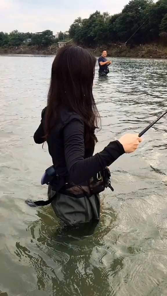 钓鱼#陪美女徒弟一起钓鱼,收成还不错哟.好地方,一起呀!