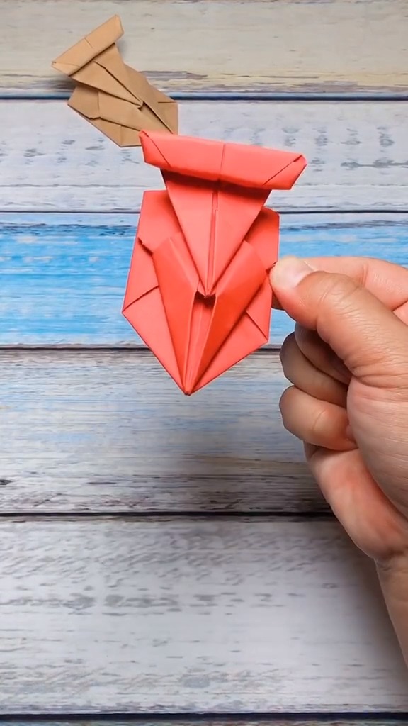 手工制作用a4纸折一辆桌面赛车和孩子比一比看谁跑的远