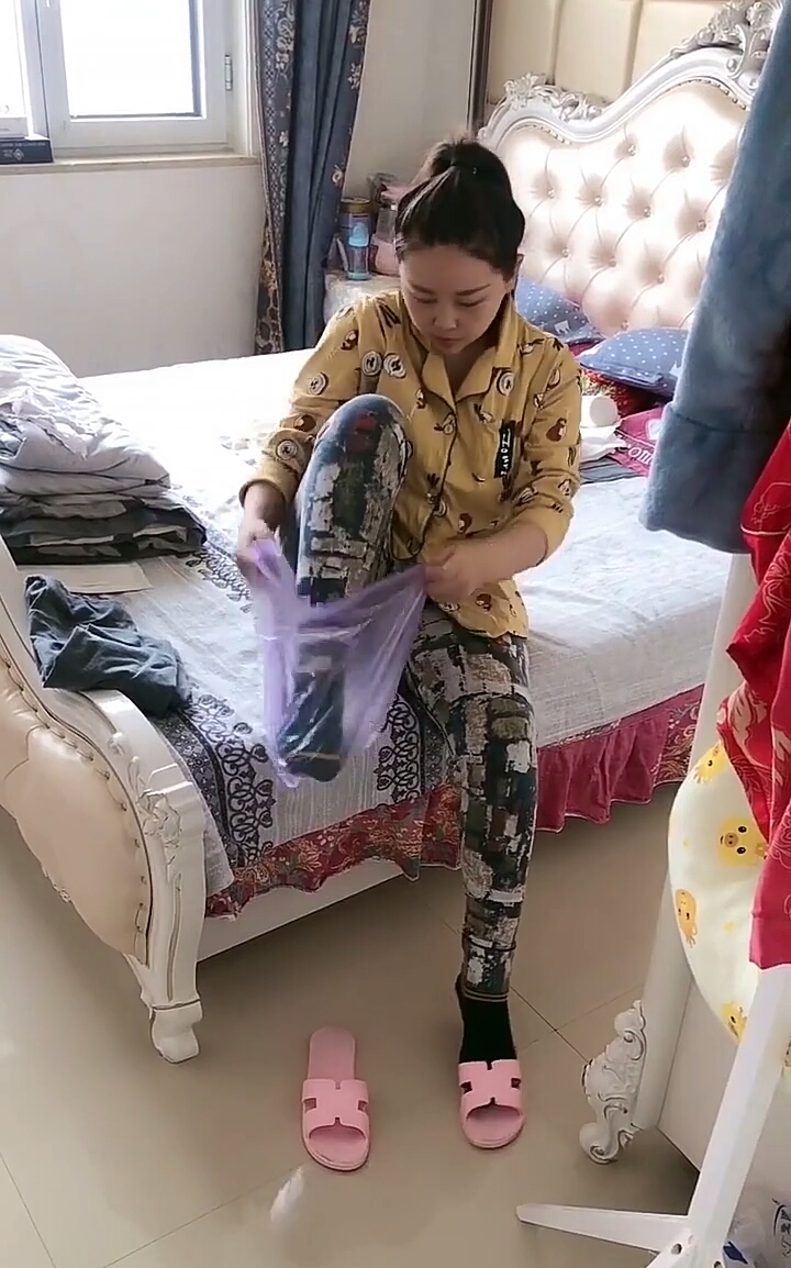 穿裤子神器,只要只要一个塑料袋就能搞定
