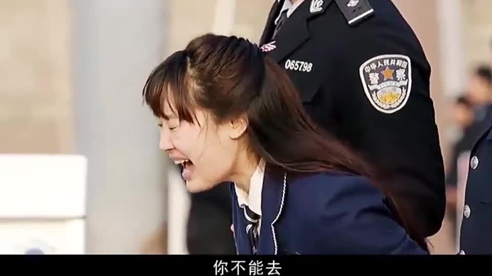 电视剧超级教师24集廖老师冒着生命危险去救学生,没想到自己却牺牲了