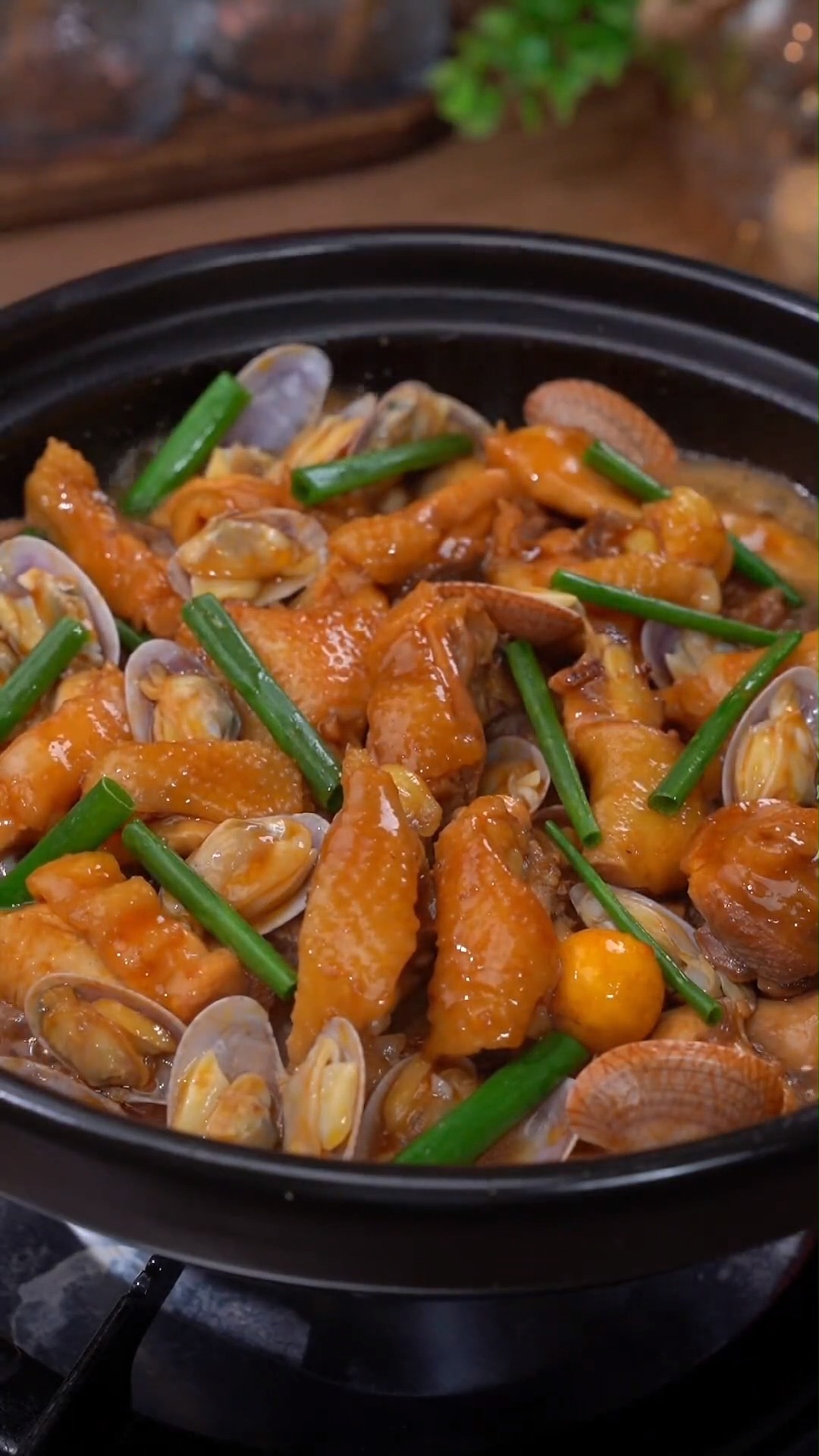 爱美食爱生活#广东家常菜花甲焖鸡,滑嫩入味,汤汁拌饭都可以吃三大碗