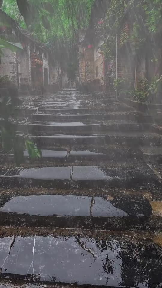 听雨是一种宣泄,看雨是一种解压