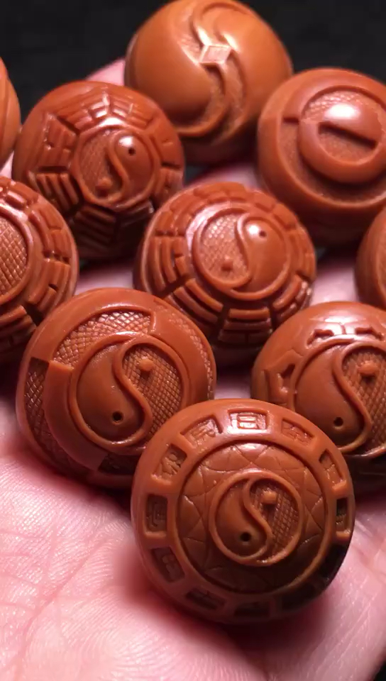 铁核?【先天八卦】2.0*2.1.双面雕刻,一面雕刻八卦图,背面阳刻八卦